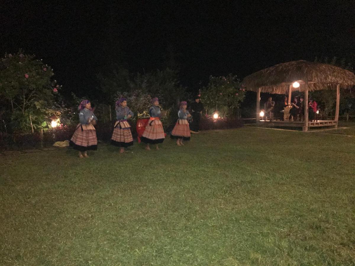 So H'Mong Homestay Бакха Экстерьер фото